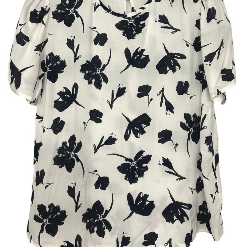 Amour Vert Odilia Crepe White & Black Floral Short Sleeve Blouse Size Small NWT